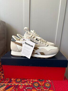 Reebok Classic Nylon sneakers in chalk with taupe detail size 4 Mens